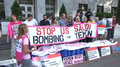 Activistas protestan frente a la embajada saudí en Washington Activistas estadounidenses protestan frente a la embajada saudí en Washington